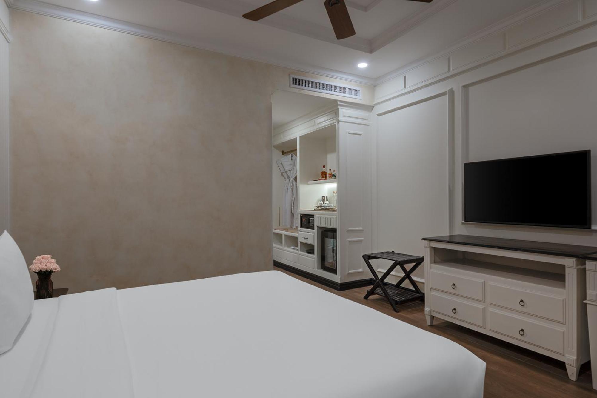 Anik Palace Hotel Phnom Penh Exterior photo
